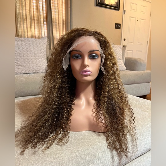 Wig - Picture 3 of 9